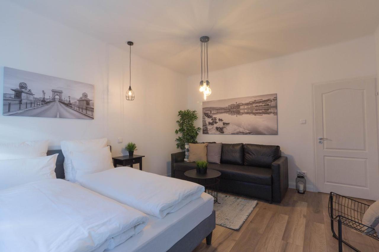 Standard Apartment By Hi5 - Madach Budapest Exteriör bild