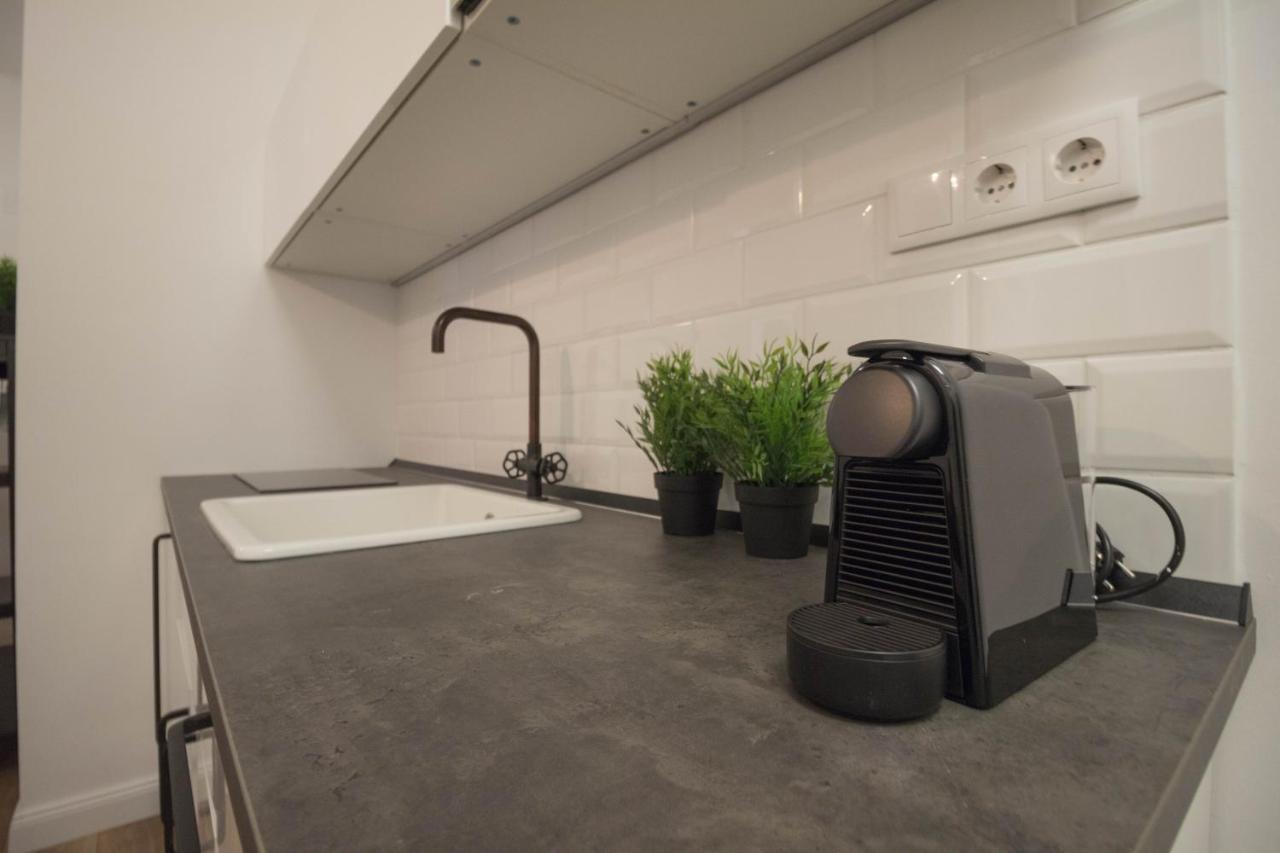 Standard Apartment By Hi5 - Madach Budapest Exteriör bild
