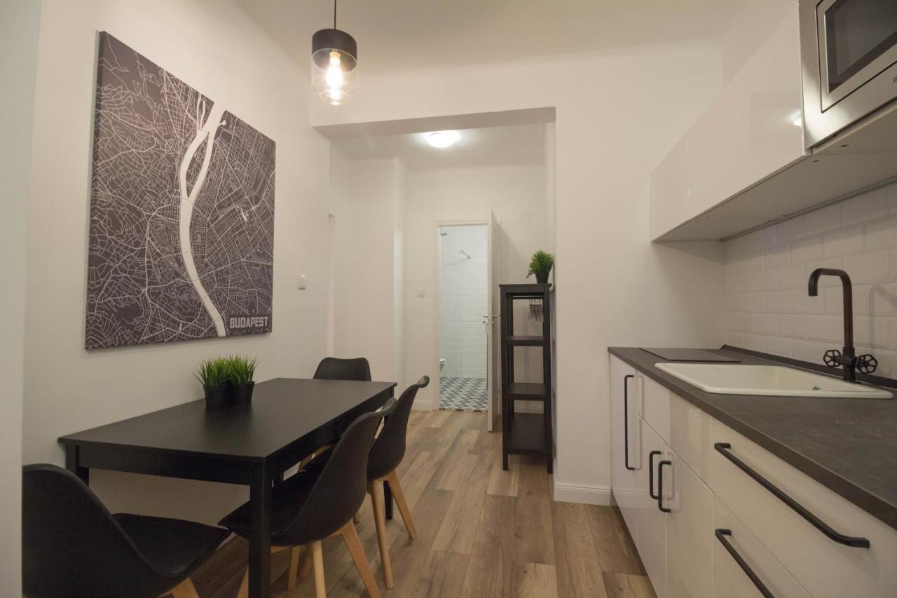 Standard Apartment By Hi5 - Madach Budapest Exteriör bild