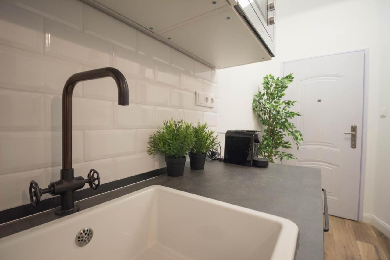 Standard Apartment By Hi5 - Madach Budapest Exteriör bild