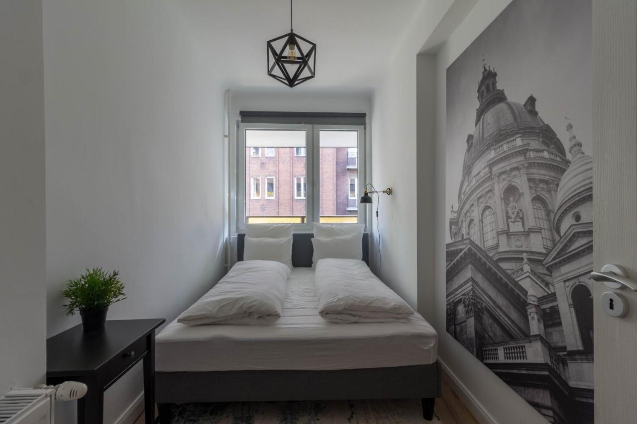 Standard Apartment By Hi5 - Madach Budapest Exteriör bild