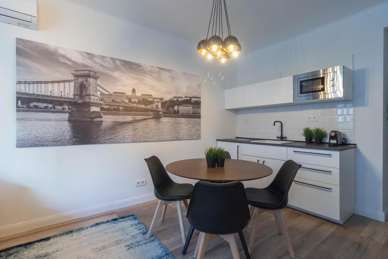 Standard Apartment By Hi5 - Madach Budapest Exteriör bild